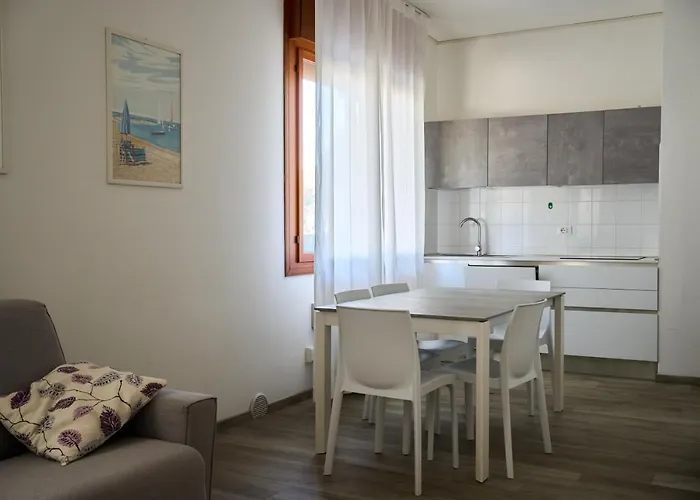 Appartamenti Diplomatic-Residence Fronte Mare-Piazza Torino-Lido Di Jesolo