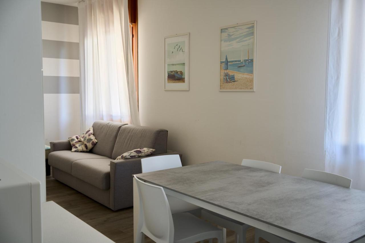 Diplomatic-residence Fronte Mare-piazza Torino-lido Di Apartment