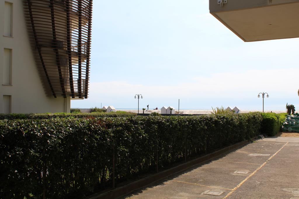 Apartment Diplomatic-residence Fronte Mare-piazza Torino-lido Di *
