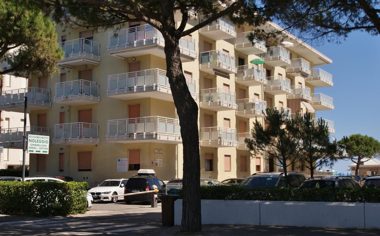 Diplomatic-residence Fronte Mare-piazza Torino-lido Di *